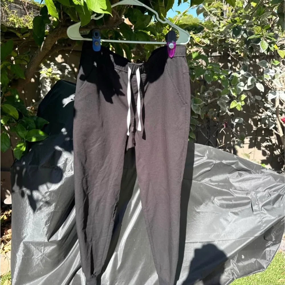 Set of 2 men’s black figs jogger bottoms